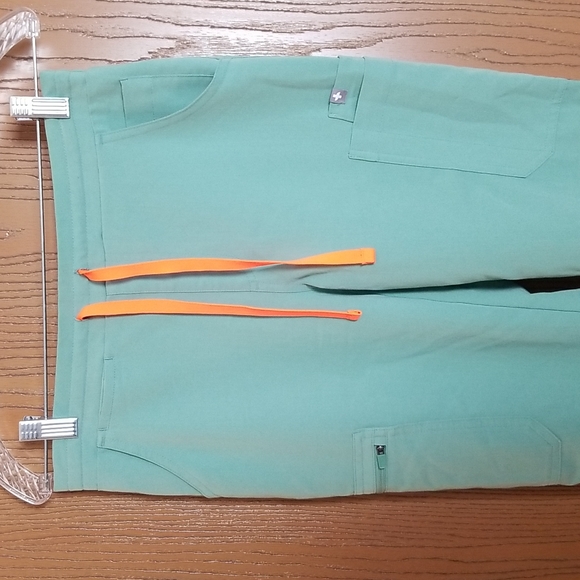 Figs Seafoam Green Yola Zip Pocket Scrub Bottoms Pants TW2000T XS Tall - Picture 2 of 12